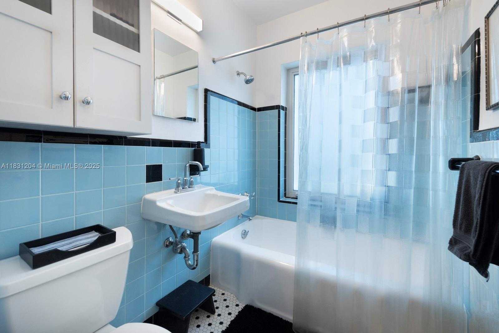 Small Image of 855 NORTH EAST 111TH ST, Biscayne Park Number 20