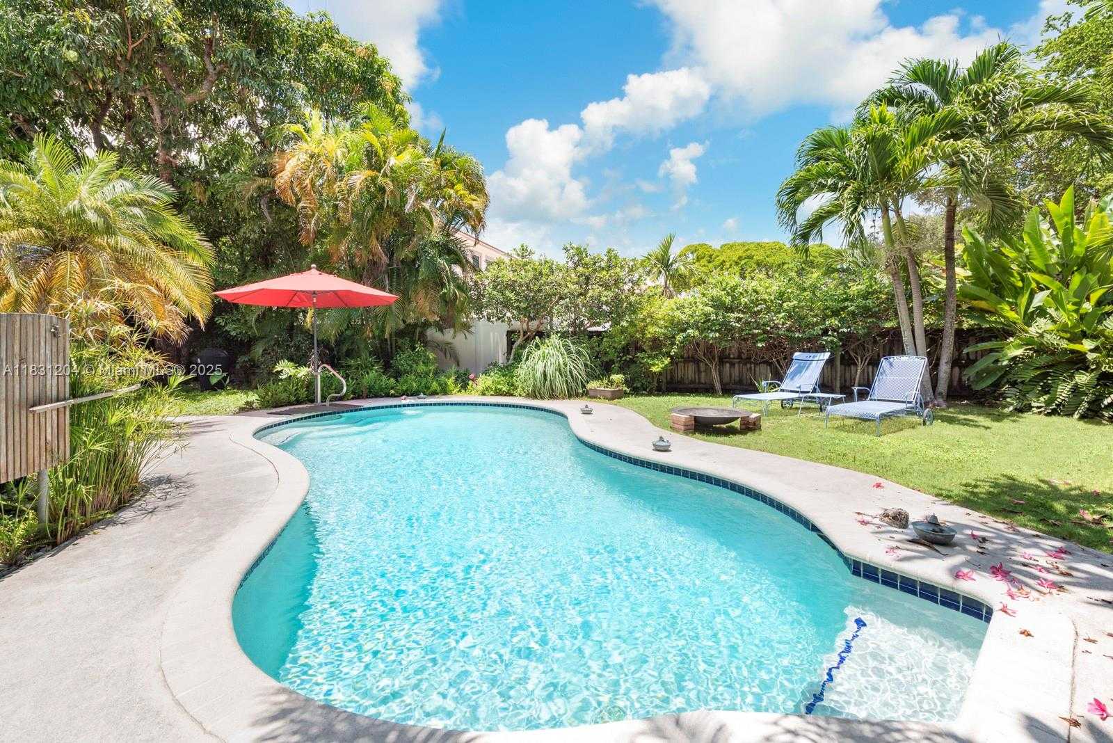 Small Image of 855 NORTH EAST 111TH ST, Biscayne Park Number 26