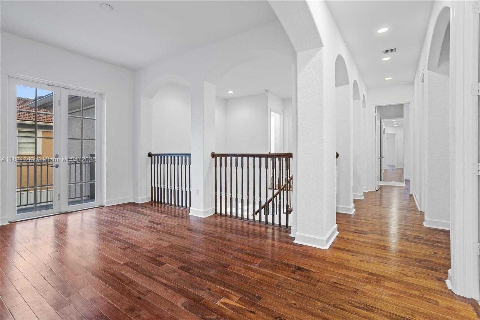 Small Image of 11388 NORTH WEST 68TH ST, Doral Number 27