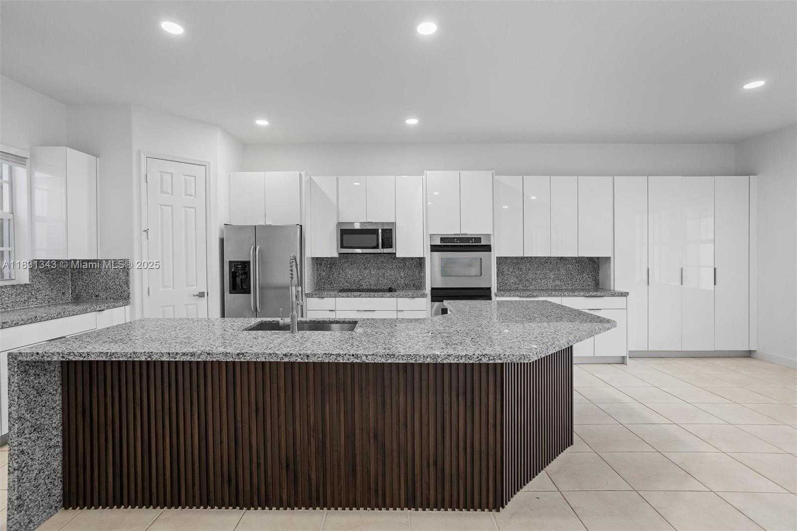 Small Image of 11388 NORTH WEST 68TH ST, Doral Number 8