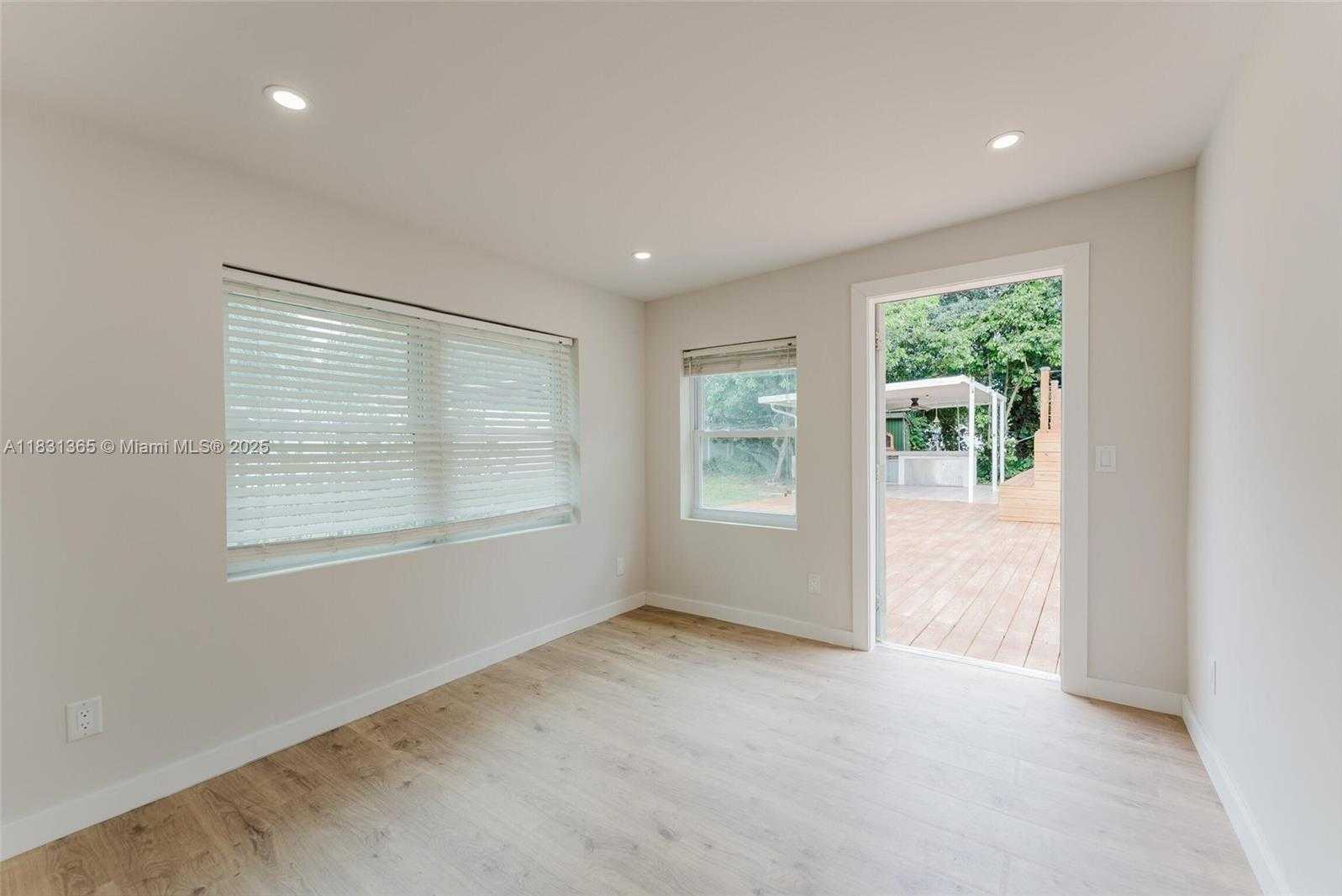 Small Image of 1430 SOUTH WEST 32ND CT, Fort Lauderdale Number 17