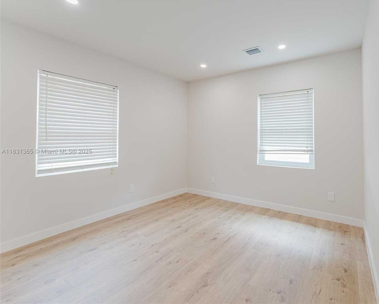 Small Image of 1430 SOUTH WEST 32ND CT, Fort Lauderdale Number 23