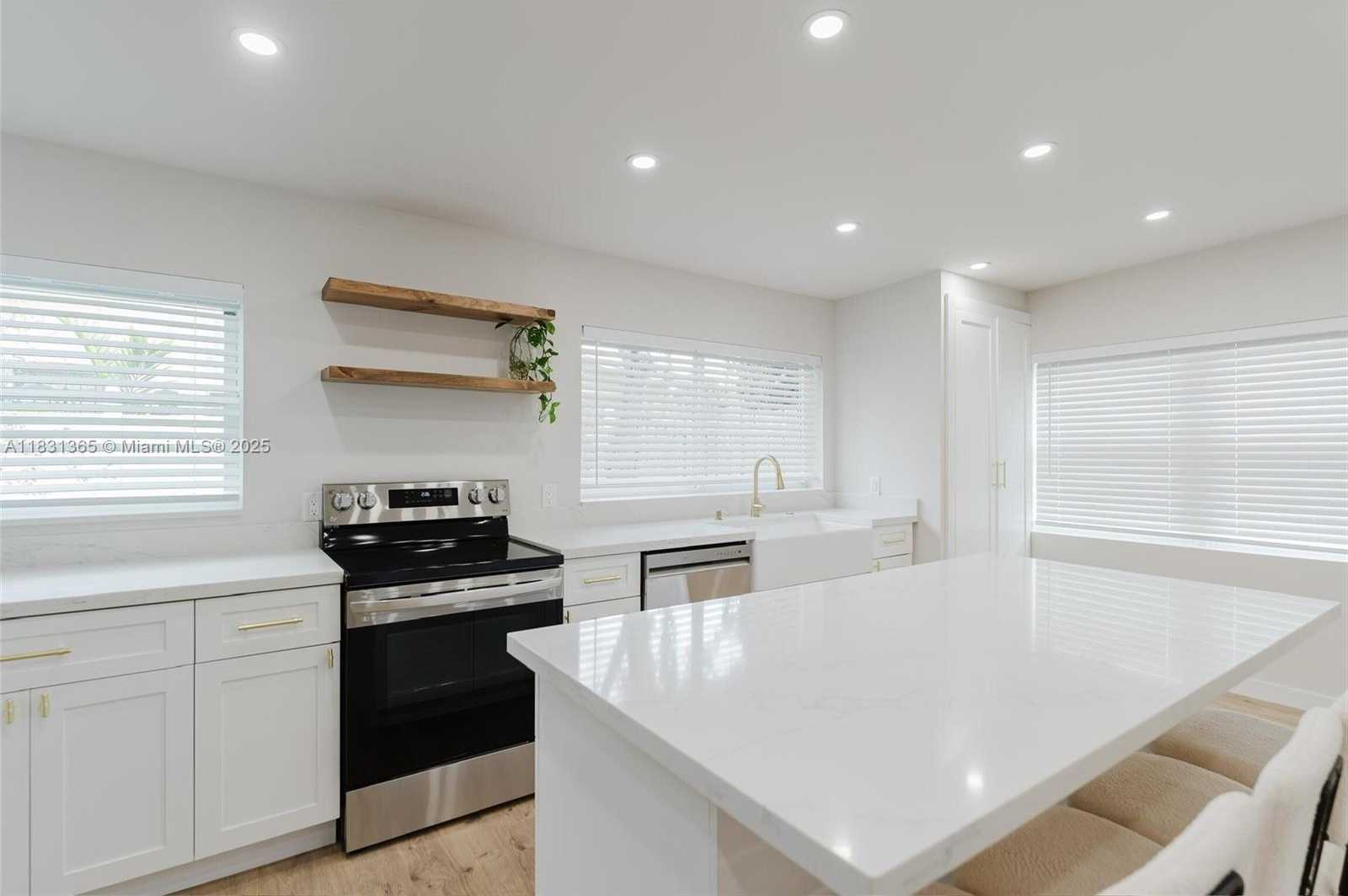 Small Image of 1430 SOUTH WEST 32ND CT, Fort Lauderdale Number 3