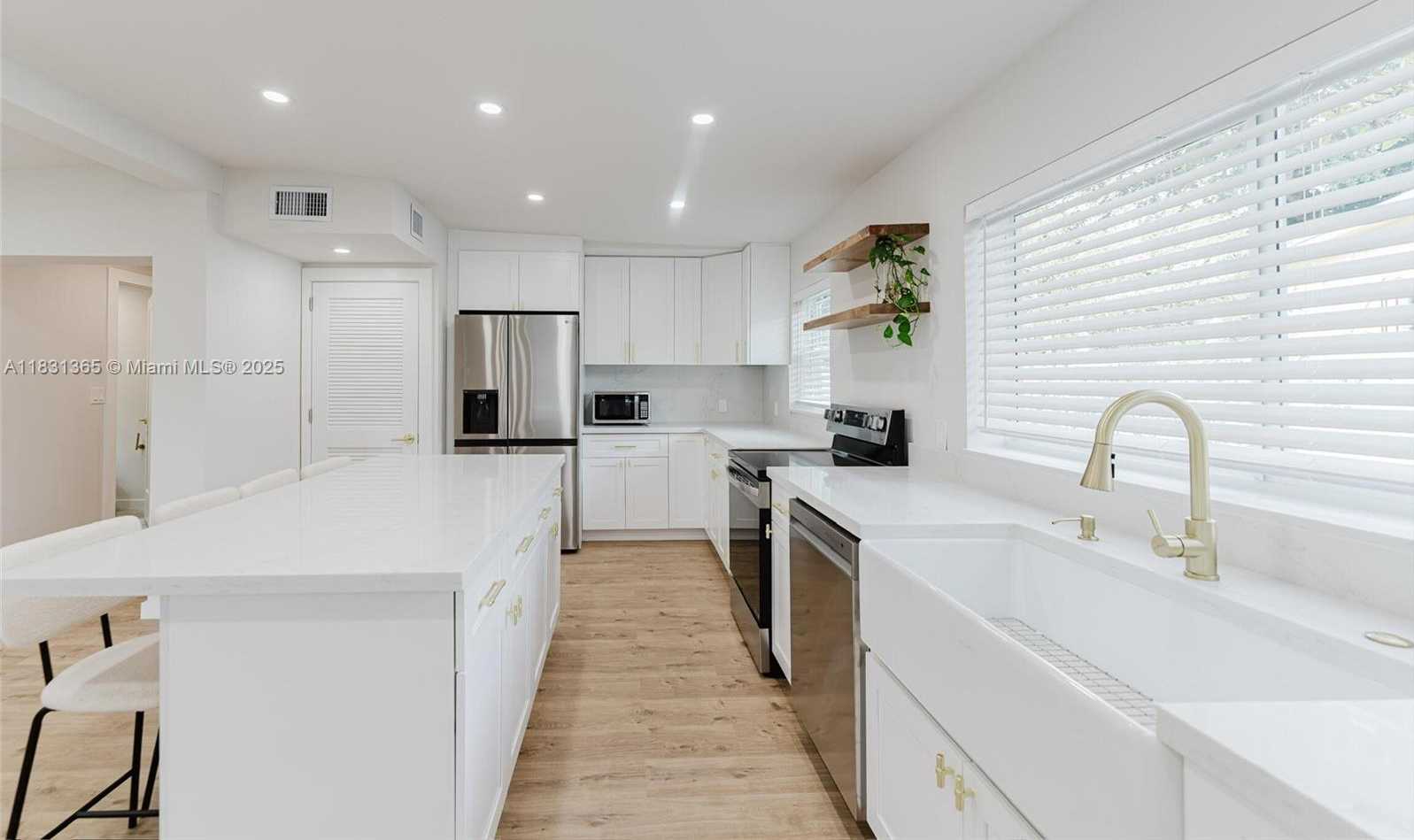Small Image of 1430 SOUTH WEST 32ND CT, Fort Lauderdale Number 4