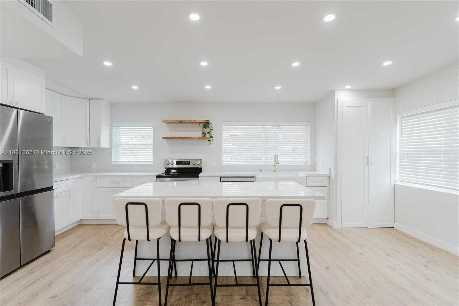 Small Image of 1430 SOUTH WEST 32ND CT, Fort Lauderdale Number 5