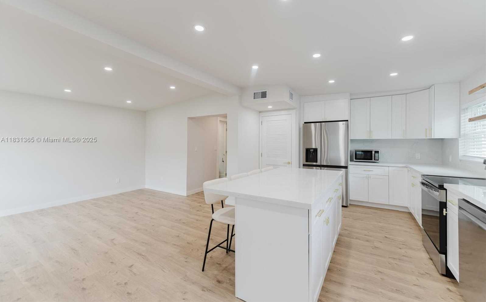 Small Image of 1430 SOUTH WEST 32ND CT, Fort Lauderdale Number 6