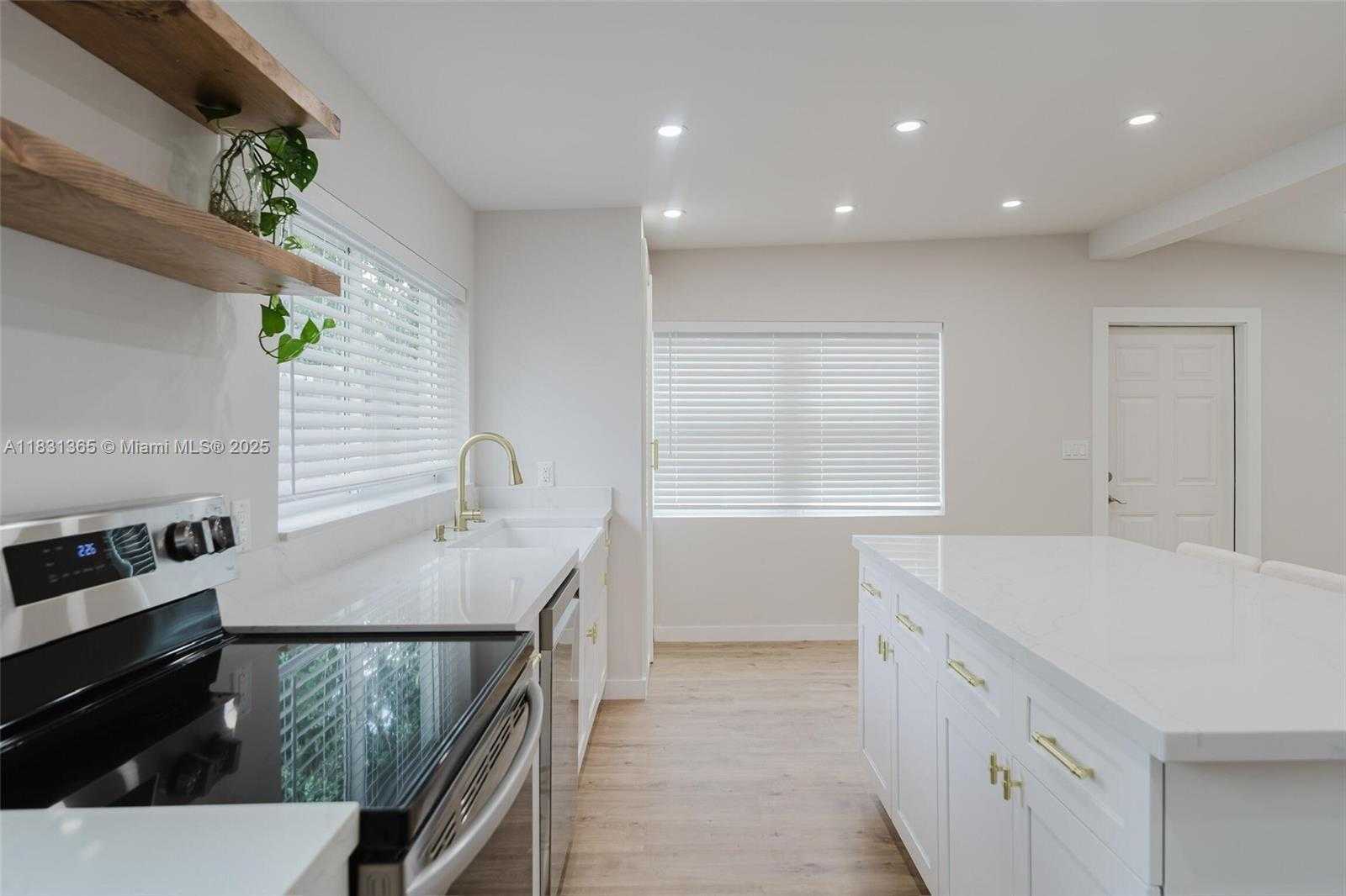 Small Image of 1430 SOUTH WEST 32ND CT, Fort Lauderdale Number 8