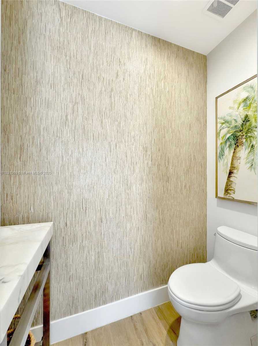 Small Image of 324 BALBOA ST, Hollywood Number 13