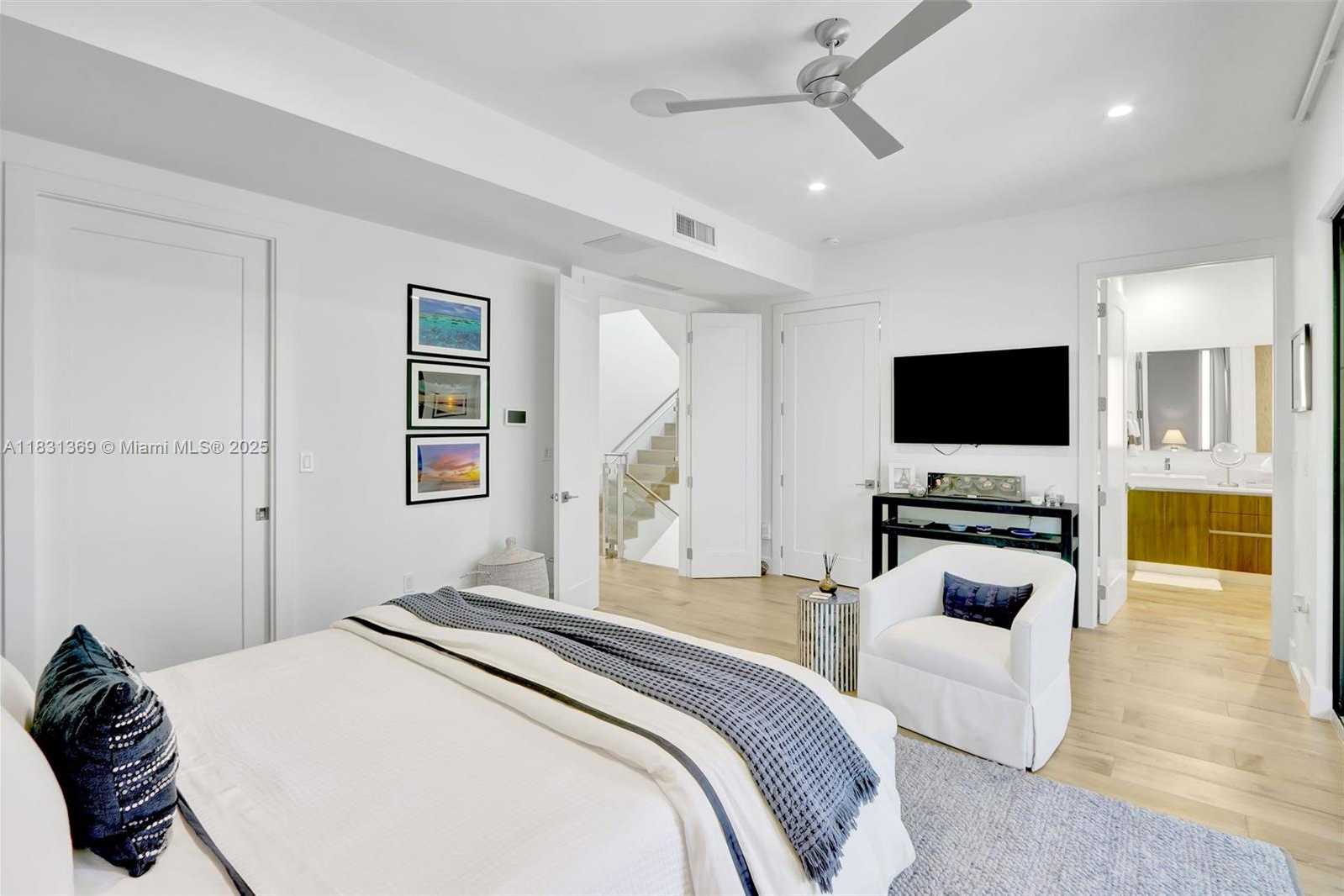 Small Image of 324 BALBOA ST, Hollywood Number 17