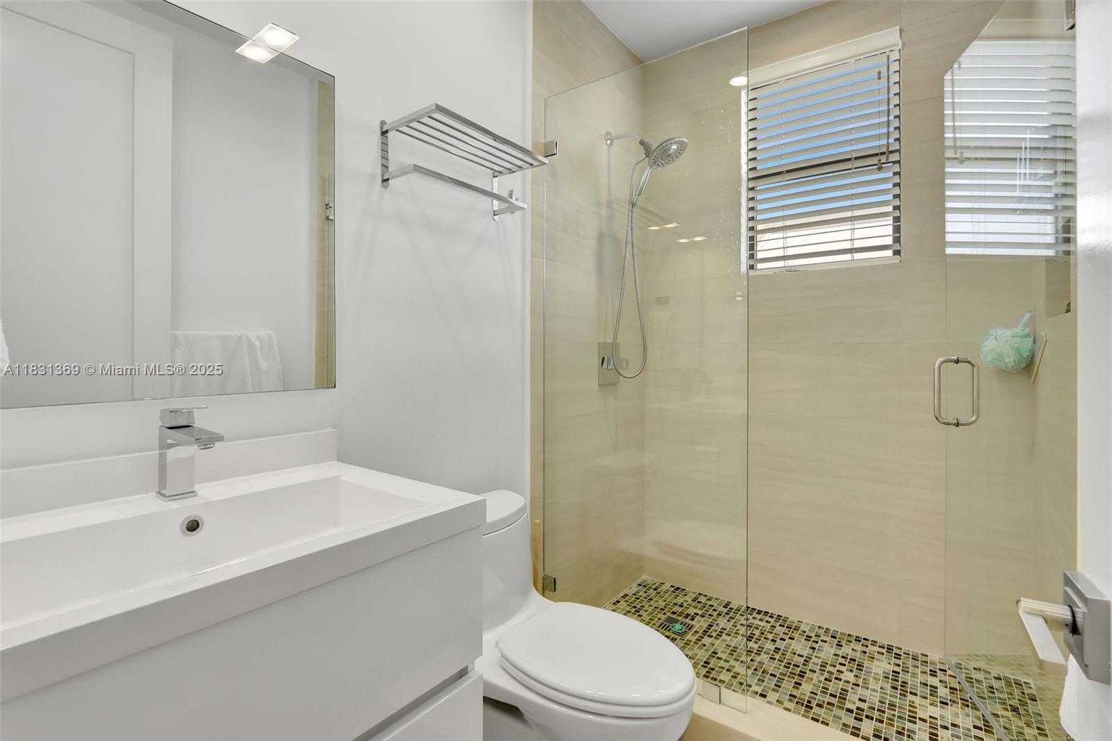 Small Image of 324 BALBOA ST, Hollywood Number 25