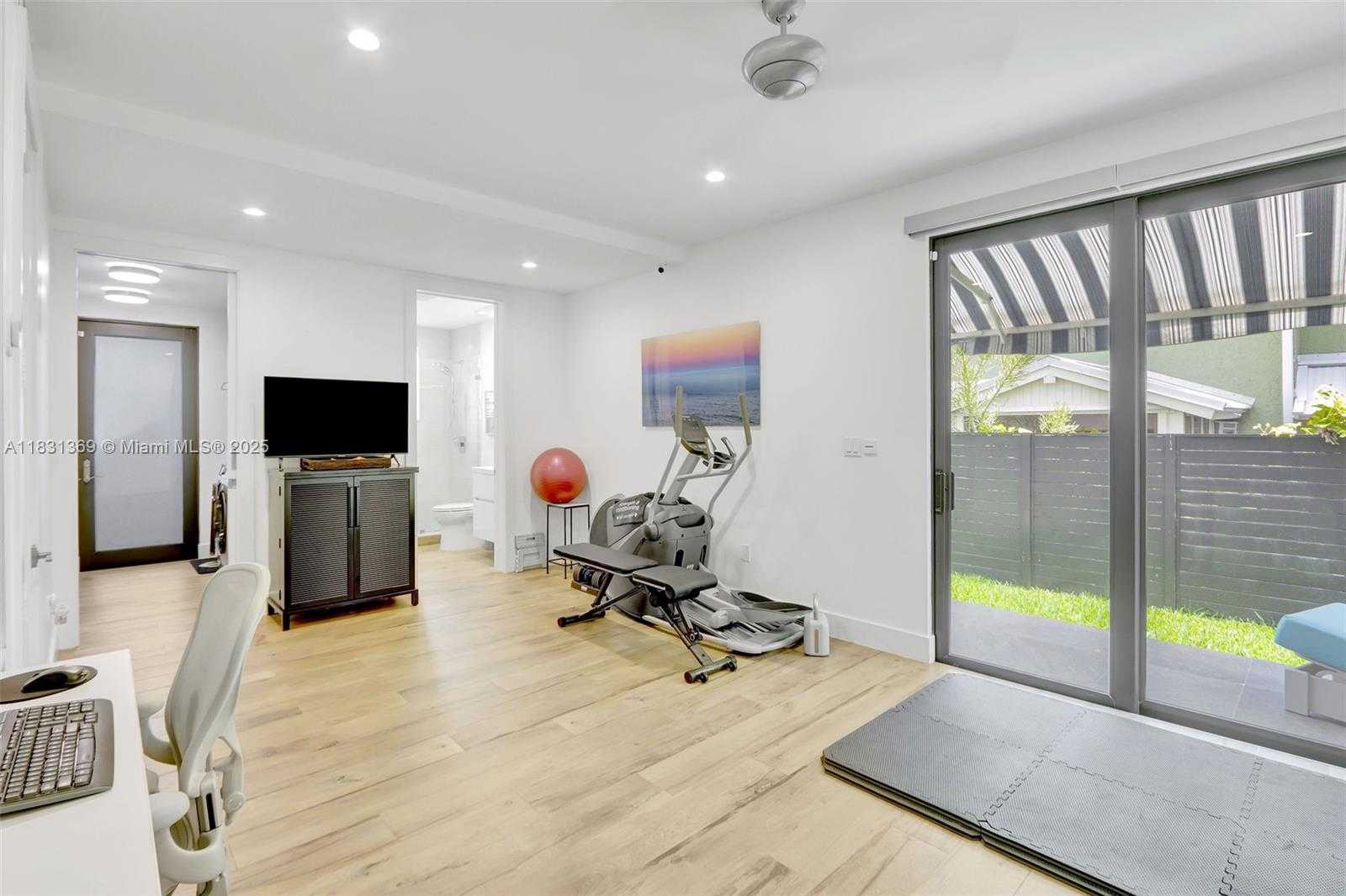 Small Image of 324 BALBOA ST, Hollywood Number 27