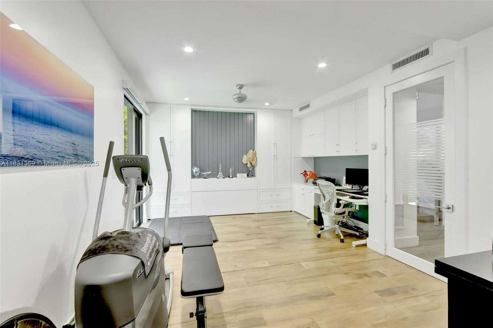 Small Image of 324 BALBOA ST, Hollywood Number 28