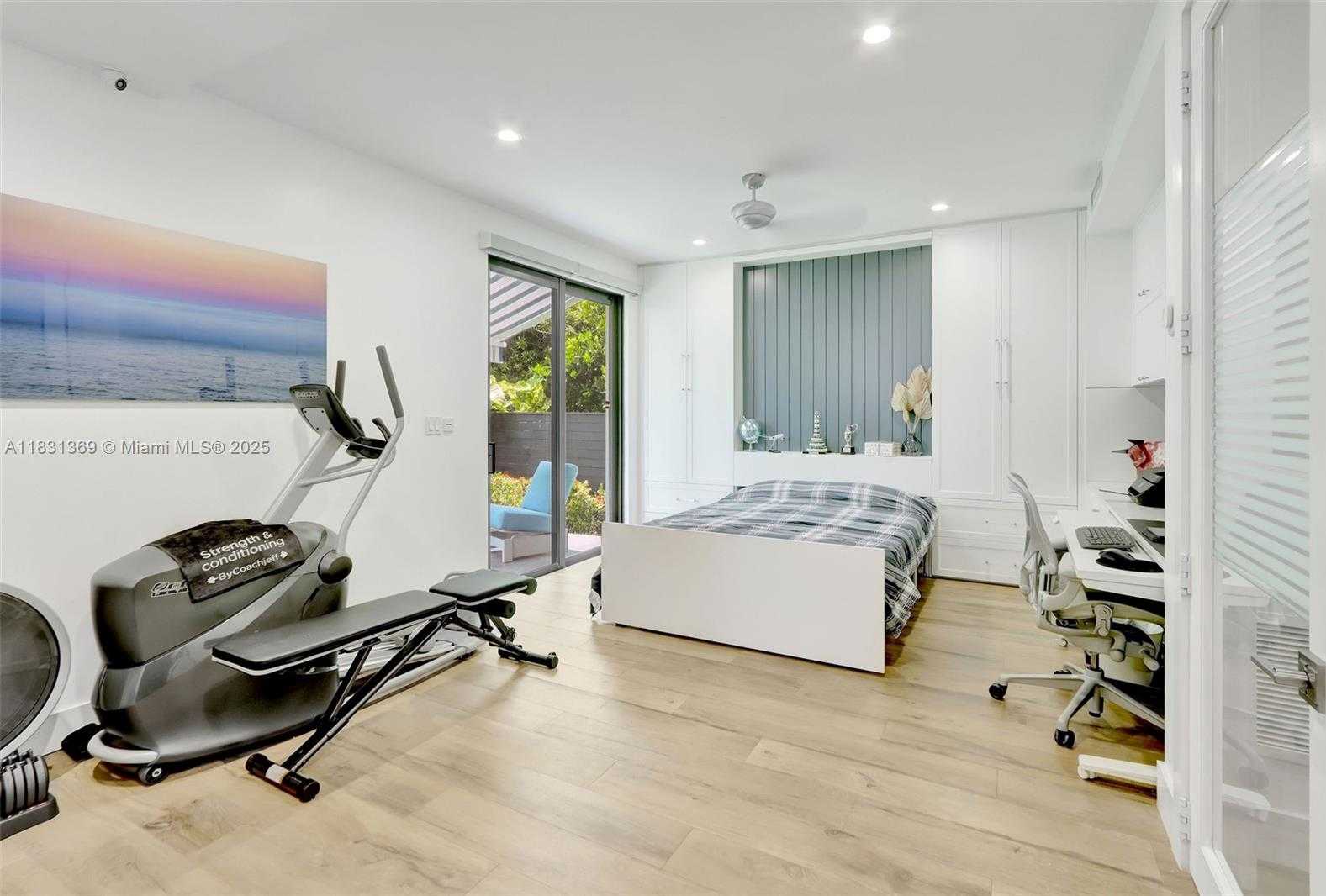 Small Image of 324 BALBOA ST, Hollywood Number 30