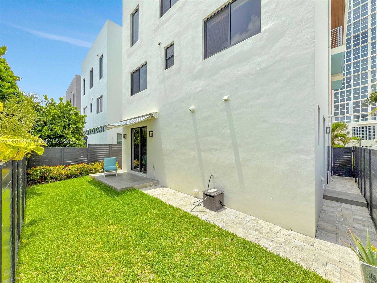 Small Image of 324 BALBOA ST, Hollywood Number 45