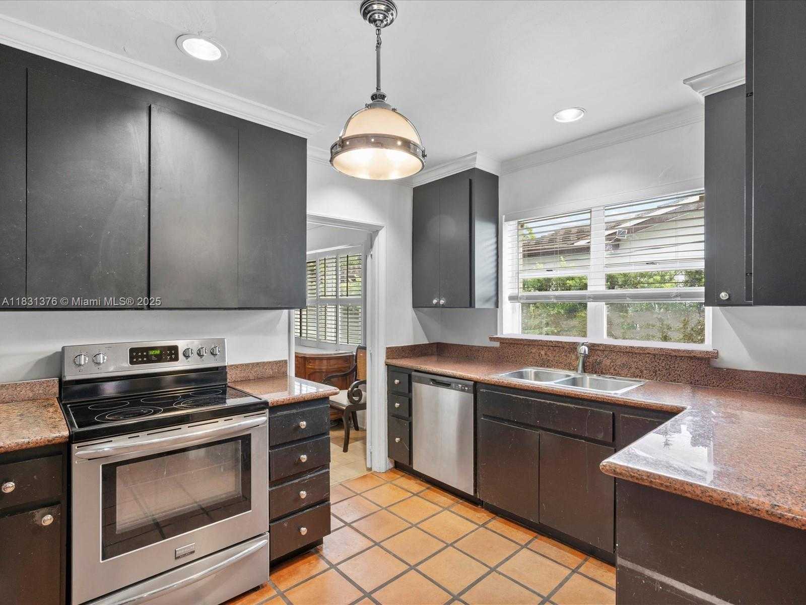 Small Image of 2700 SOUTH WEST 4TH AVE, Miami Number 13