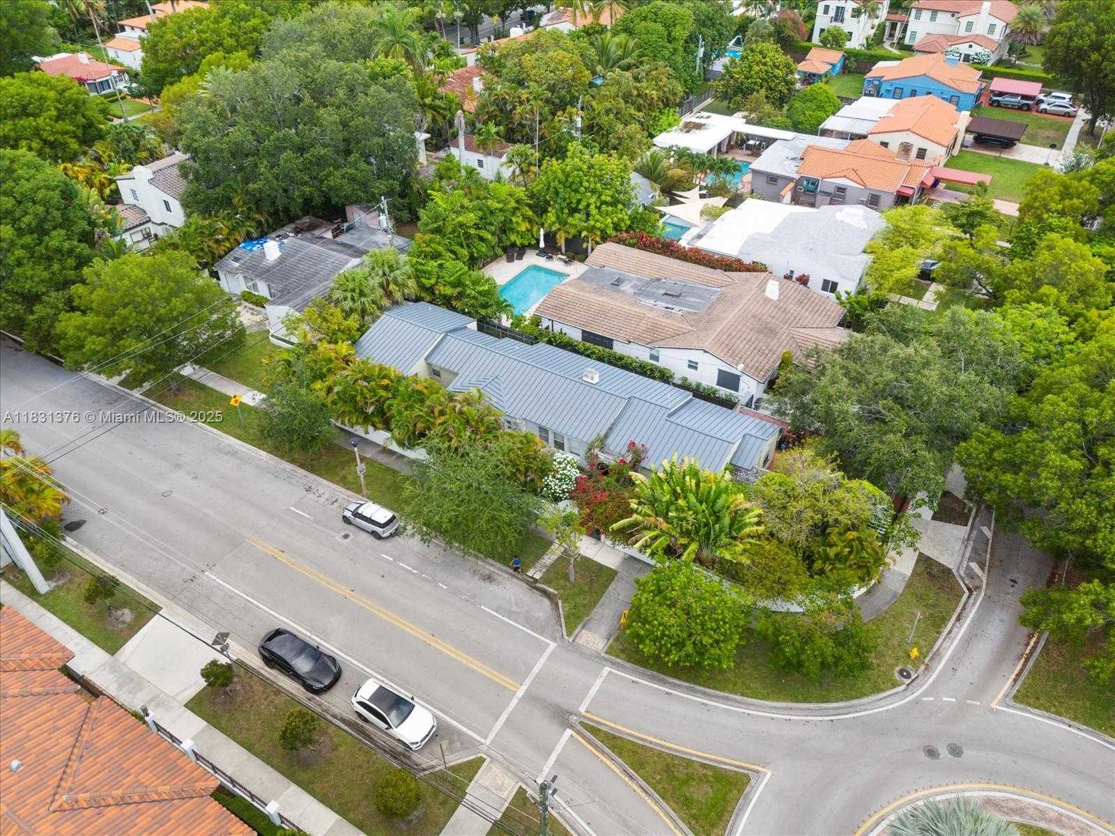 Small Image of 2700 SOUTH WEST 4TH AVE, Miami Number 33