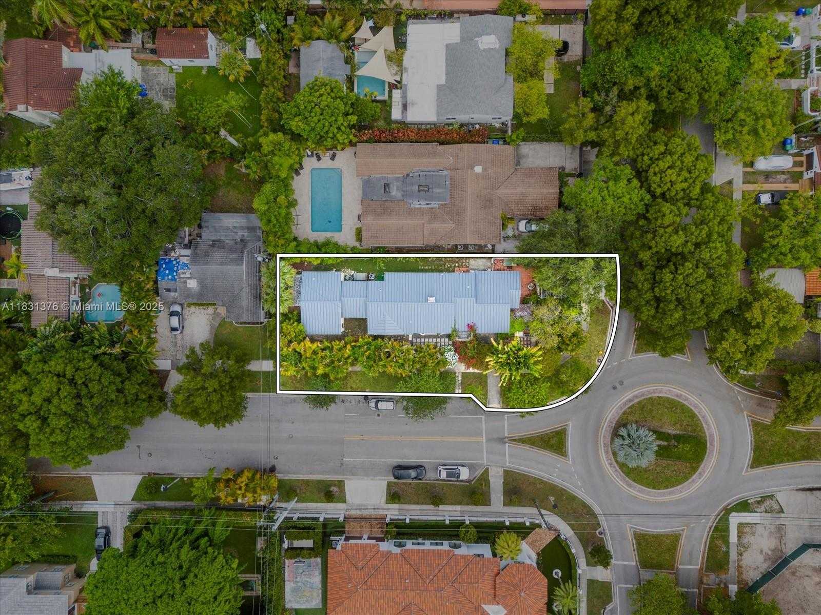 Small Image of 2700 SOUTH WEST 4TH AVE, Miami Number 34