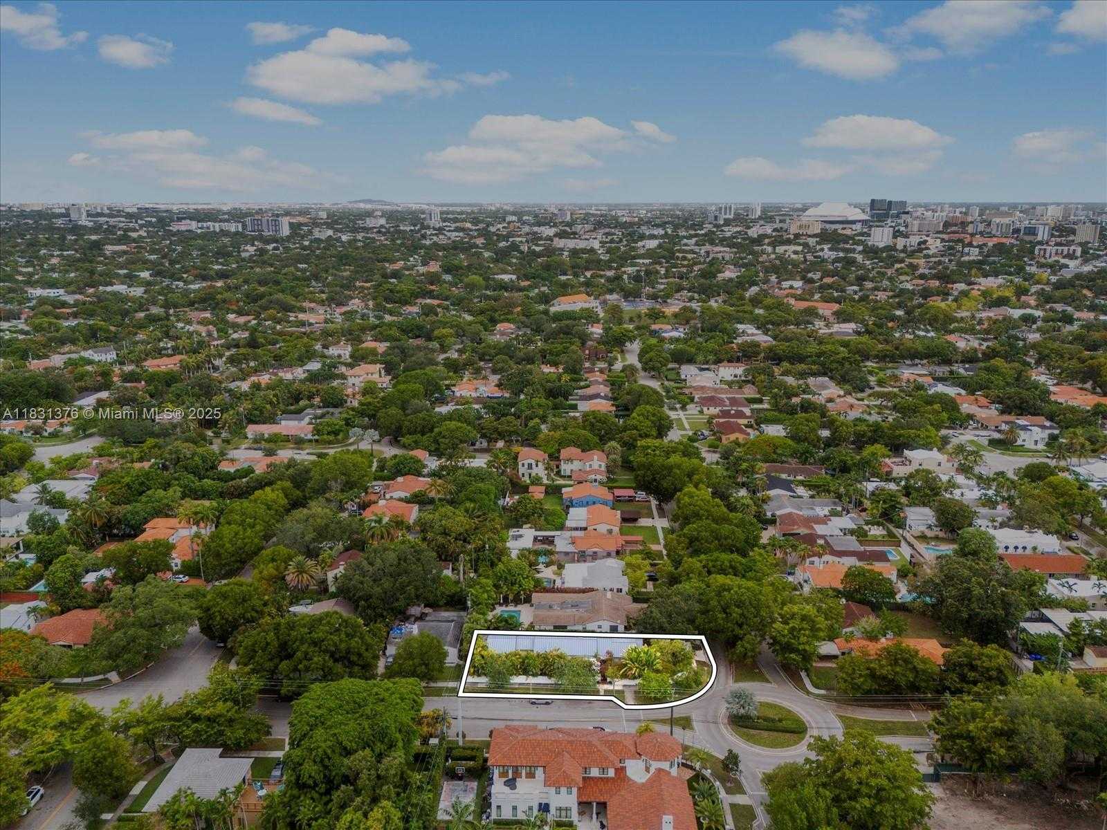 Small Image of 2700 SOUTH WEST 4TH AVE, Miami Number 35