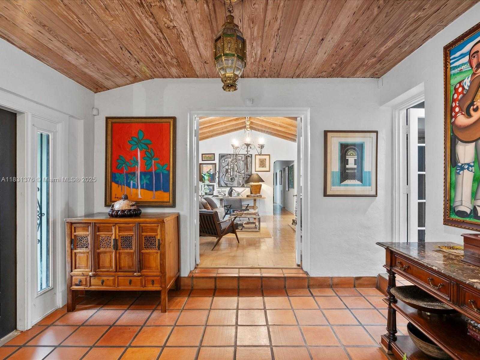 Small Image of 2700 SOUTH WEST 4TH AVE, Miami Number 7