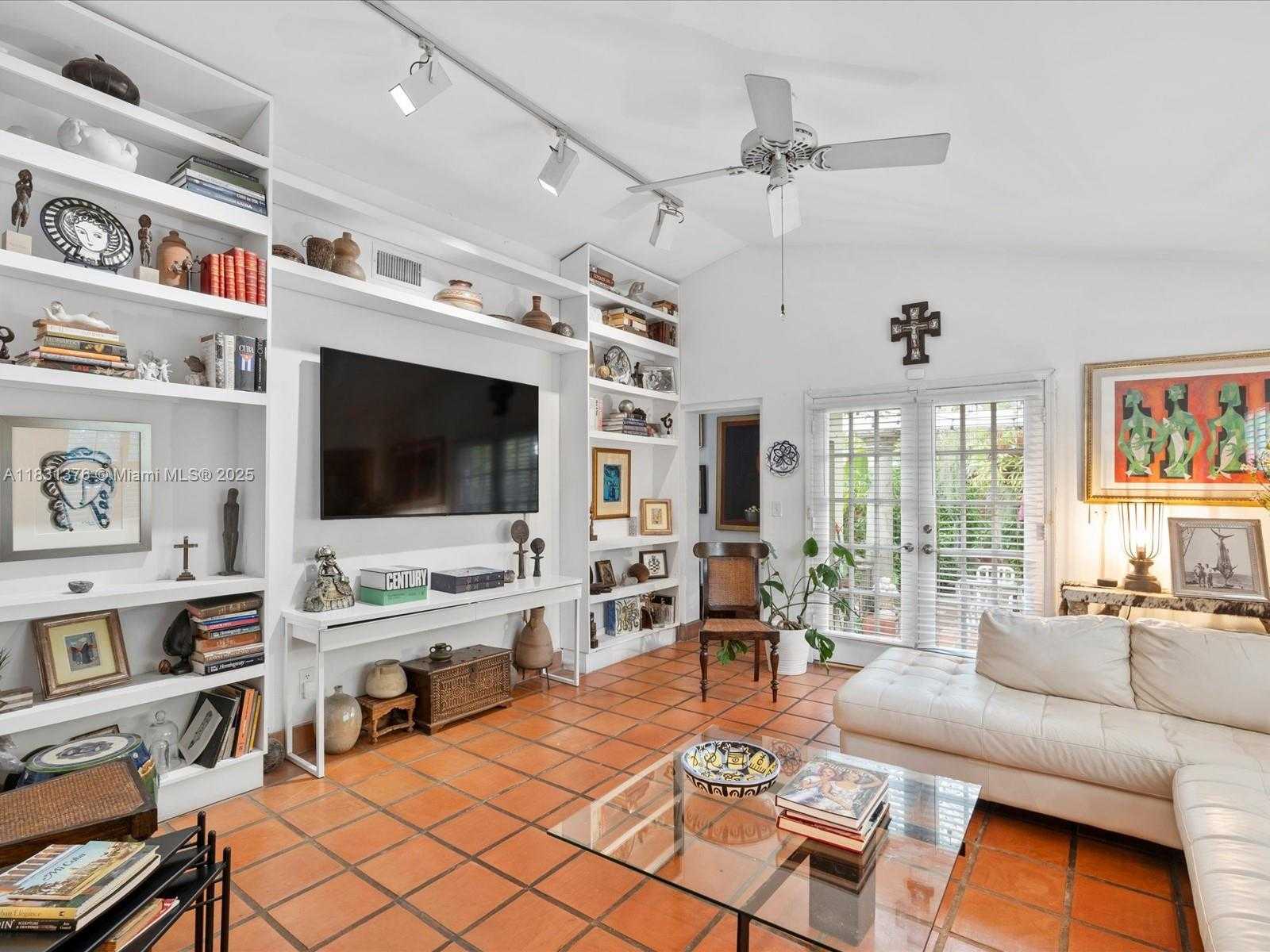 Small Image of 2700 SOUTH WEST 4TH AVE, Miami Number 9