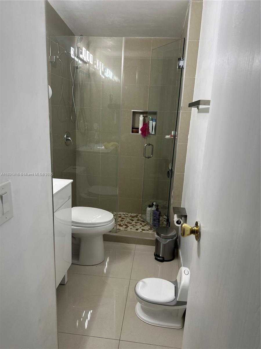 Small Image of 19800 SOUTH WEST 180 ST, Miami Number 4