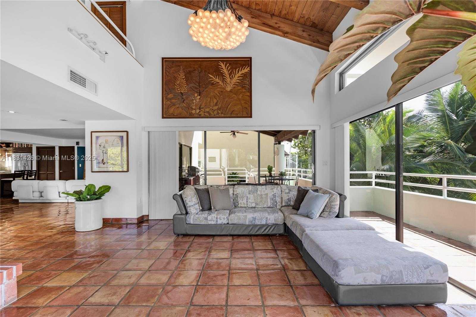 Small Image of 3520 ROCKERMAN RD, Miami Number 10