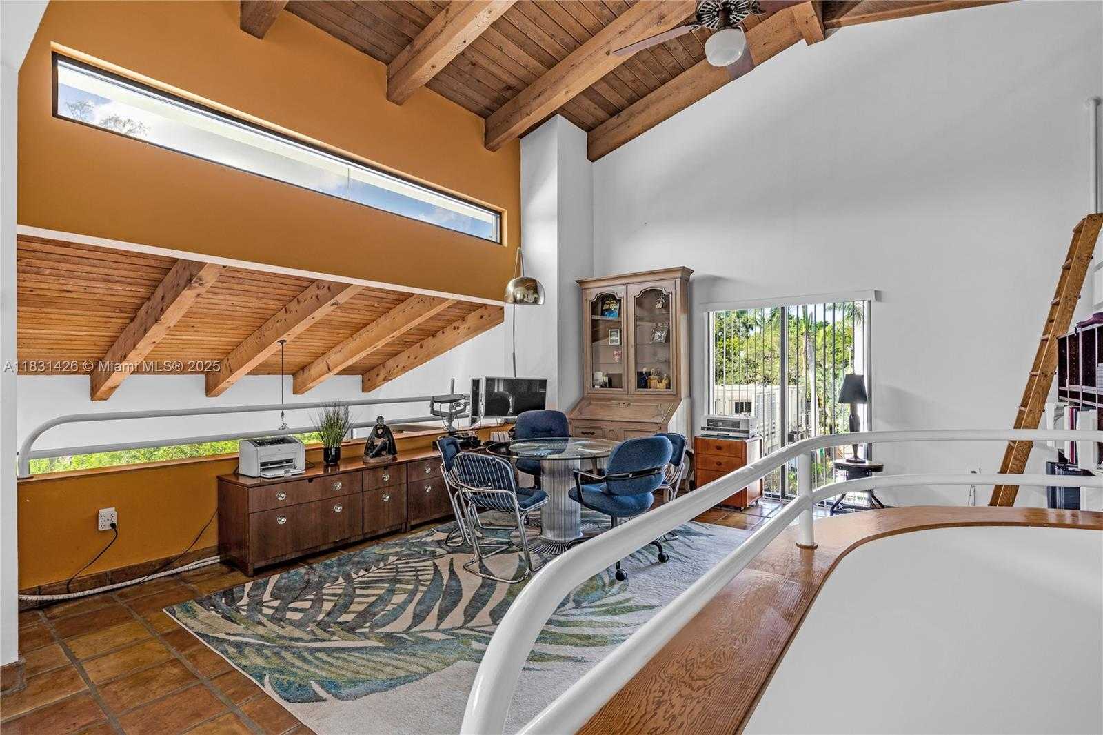 Small Image of 3520 ROCKERMAN RD, Miami Number 22
