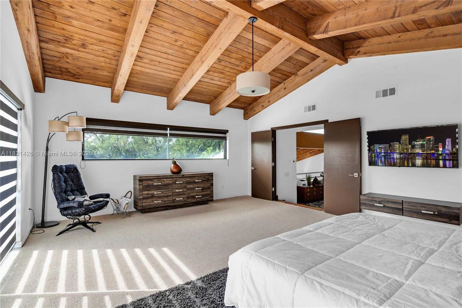 Small Image of 3520 ROCKERMAN RD, Miami Number 27