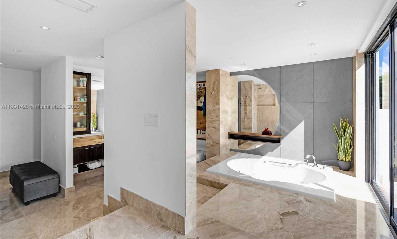 Small Image of 3520 ROCKERMAN RD, Miami Number 29