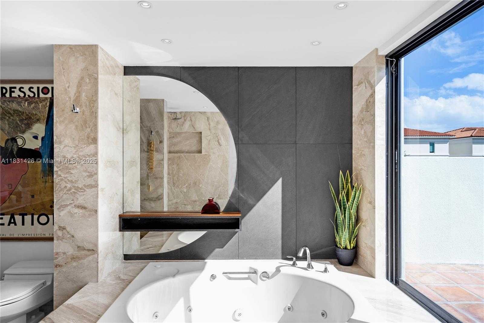 Small Image of 3520 ROCKERMAN RD, Miami Number 31