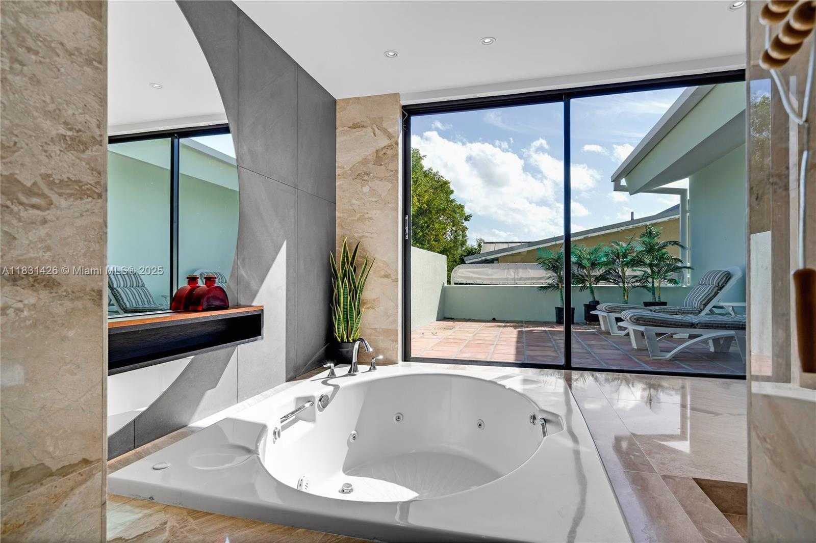 Small Image of 3520 ROCKERMAN RD, Miami Number 34