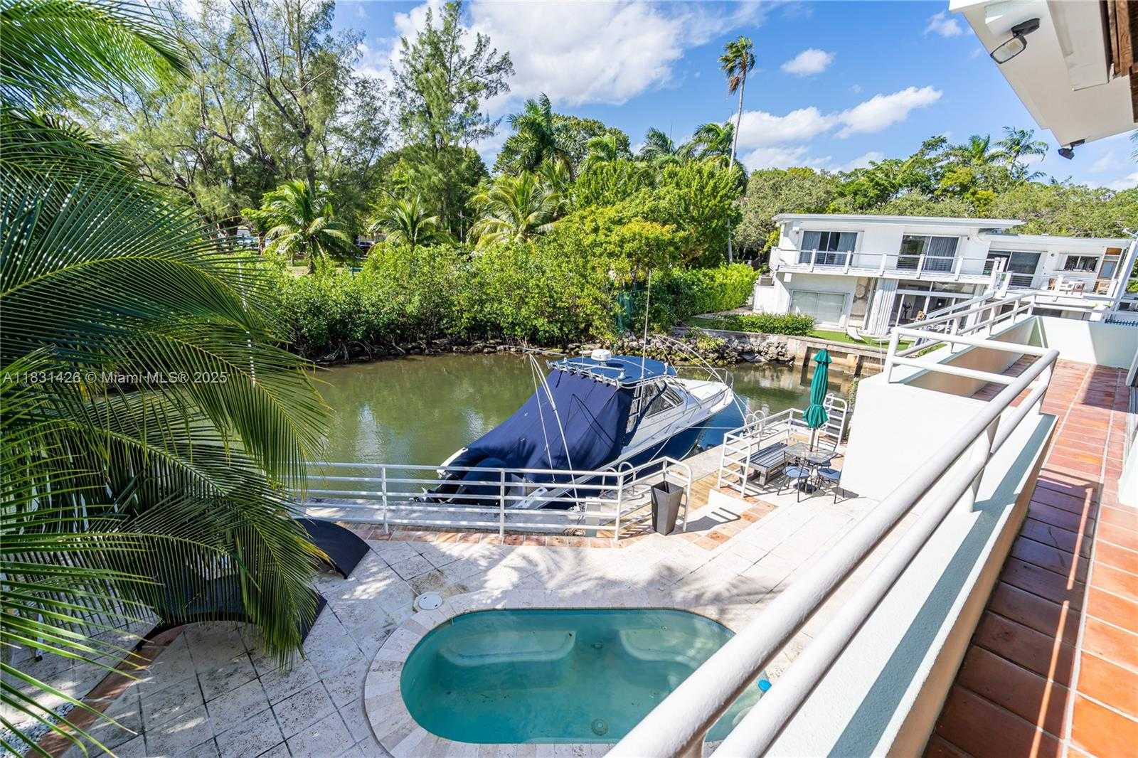 Small Image of 3520 ROCKERMAN RD, Miami Number 35