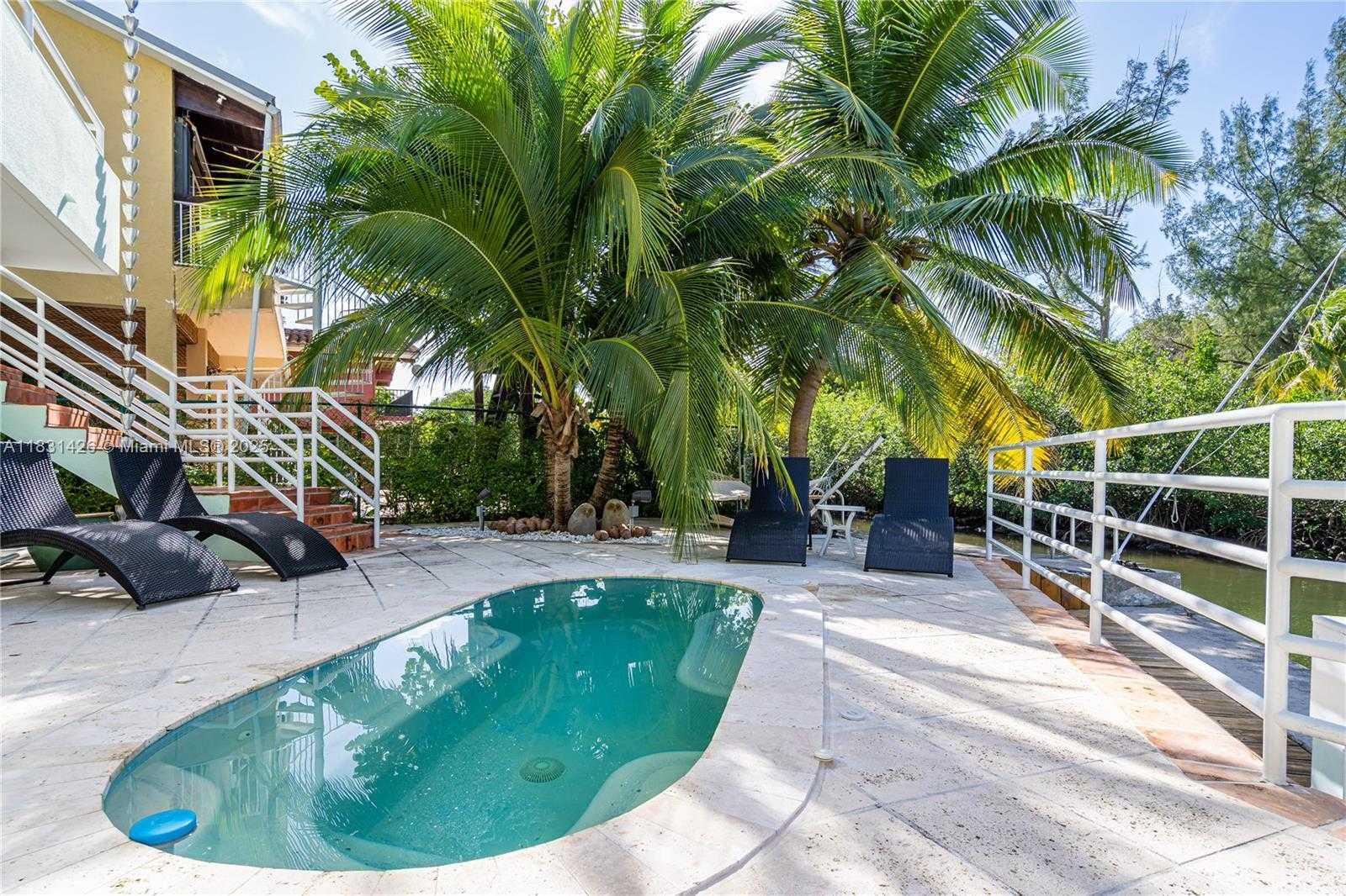 Small Image of 3520 ROCKERMAN RD, Miami Number 37