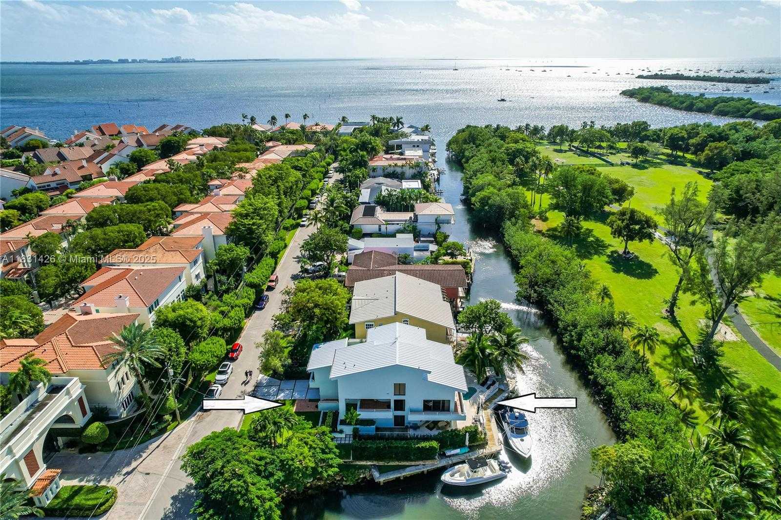 Small Image of 3520 ROCKERMAN RD, Miami Number 4