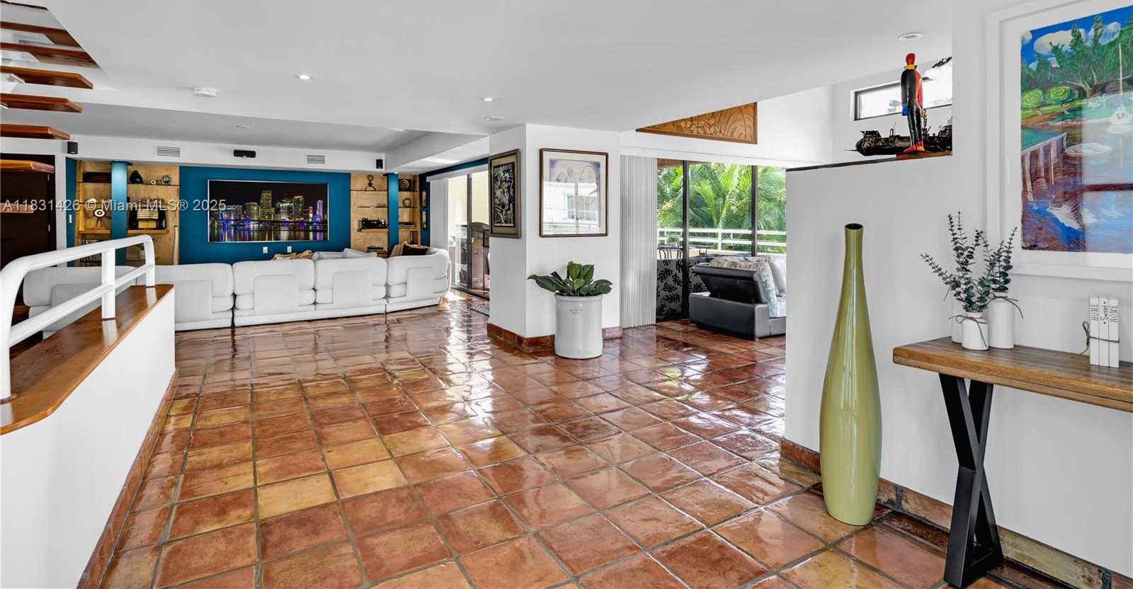 Small Image of 3520 ROCKERMAN RD, Miami Number 6