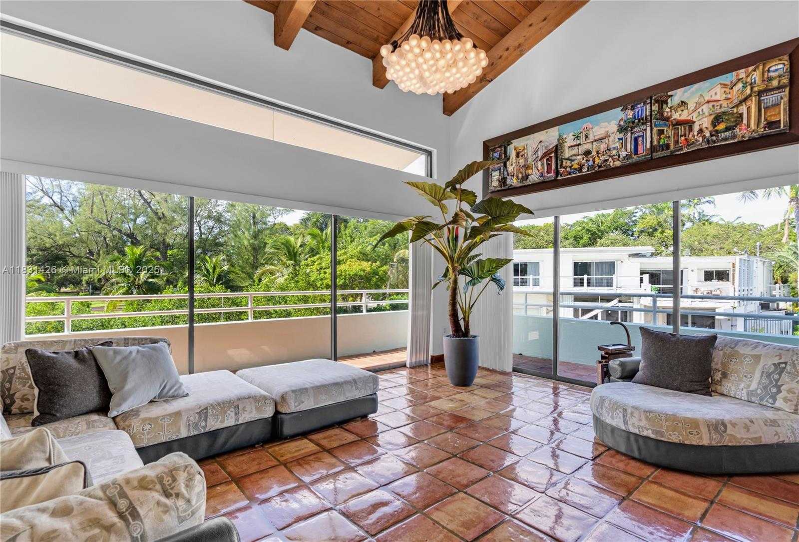 Small Image of 3520 ROCKERMAN RD, Miami Number 9