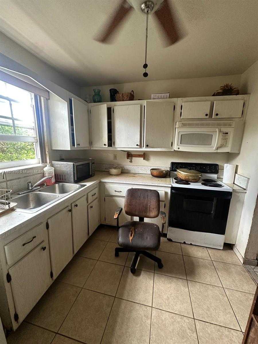 Small Image of 1360 SOUTH WEST 6TH TER, Deerfield Beach Number 18