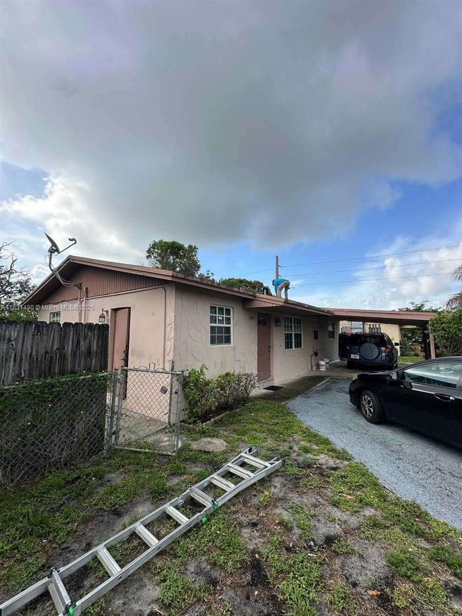 Small Image of 1360 SOUTH WEST 6TH TER, Deerfield Beach Number 19