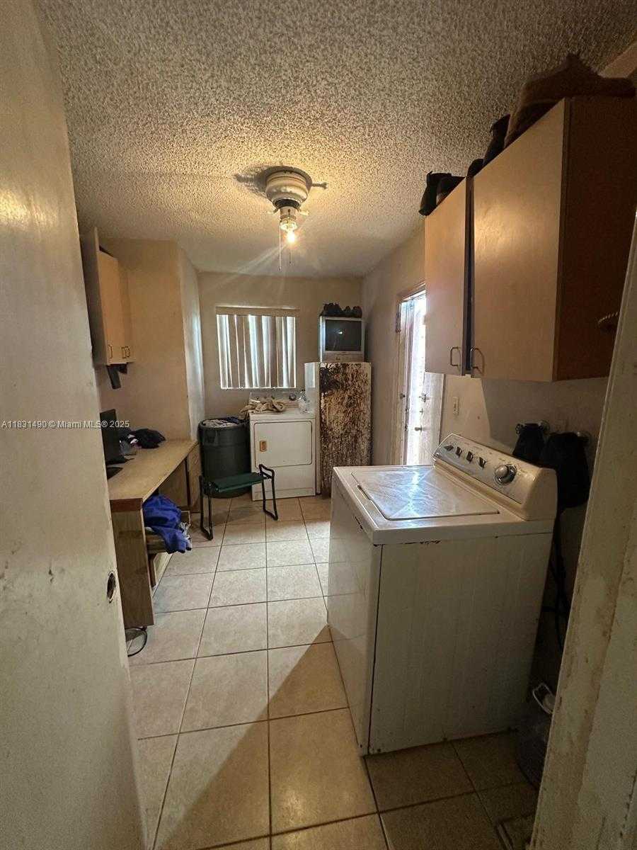 Small Image of 1360 SOUTH WEST 6TH TER, Deerfield Beach Number 3