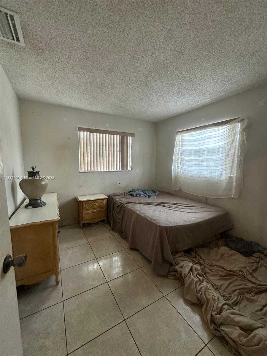 Small Image of 1360 SOUTH WEST 6TH TER, Deerfield Beach Number 4