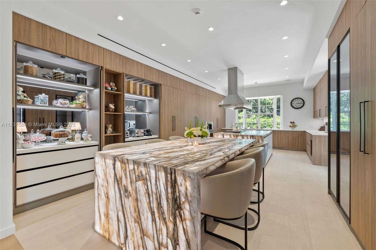 Small Image of 506 SUNSET DR, Coral Gables Number 11