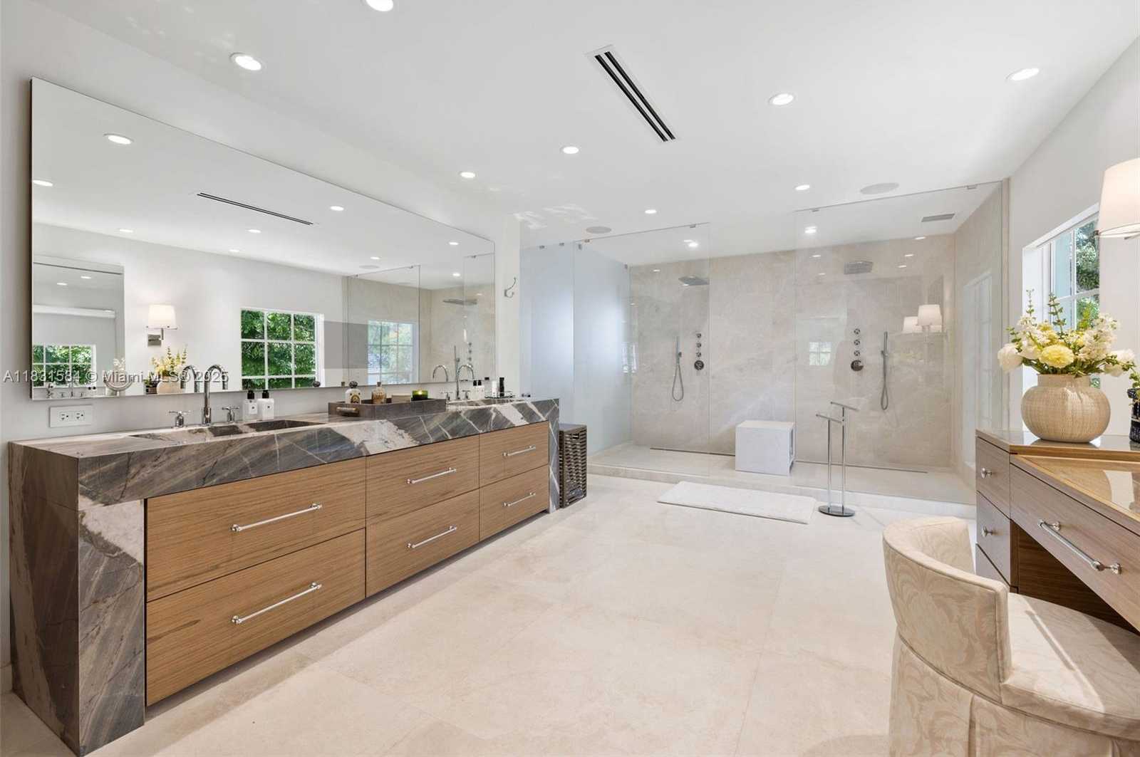 Small Image of 506 SUNSET DR, Coral Gables Number 14