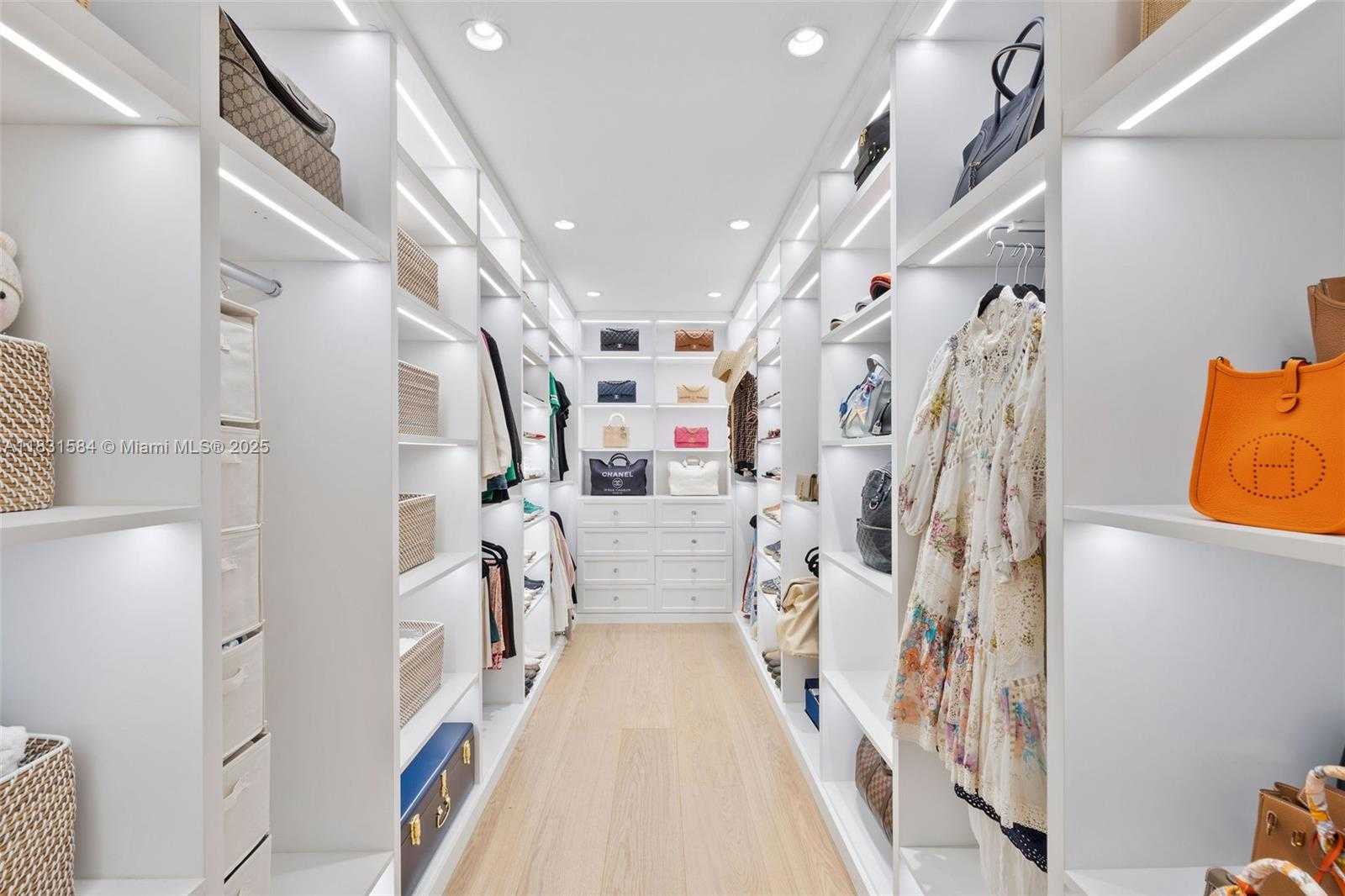 Small Image of 506 SUNSET DR, Coral Gables Number 15