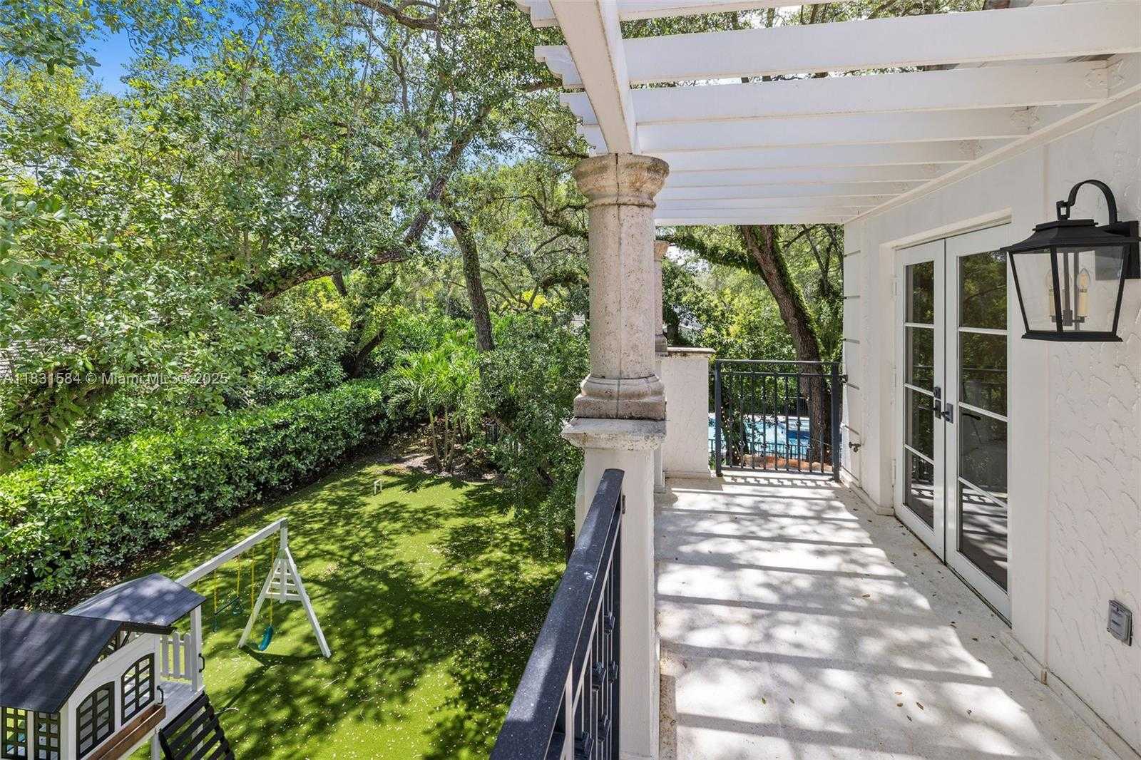 Small Image of 506 SUNSET DR, Coral Gables Number 16