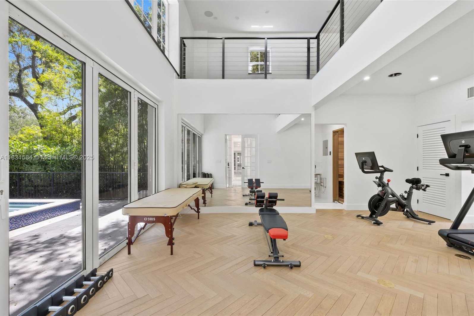 Small Image of 506 SUNSET DR, Coral Gables Number 21