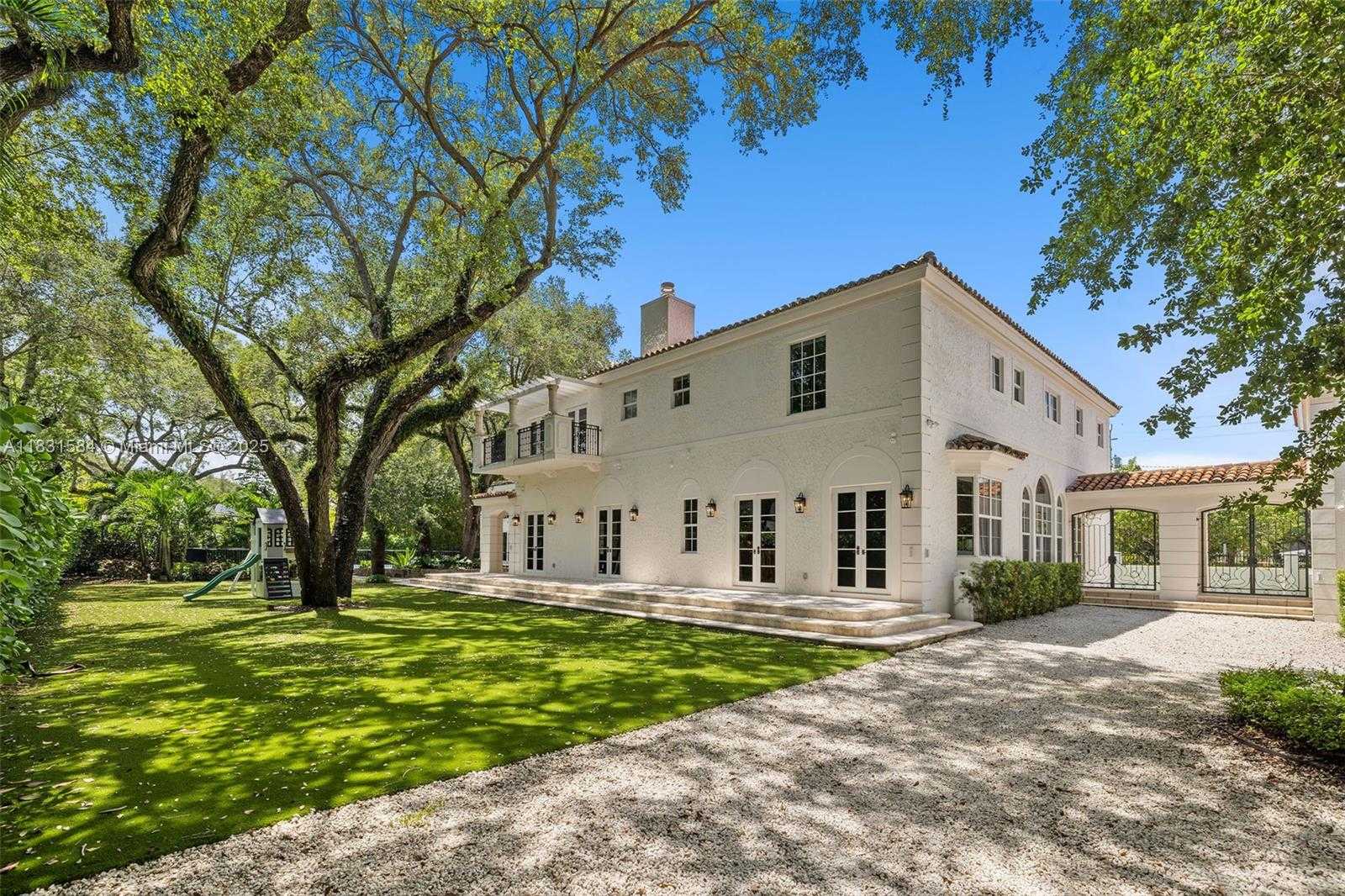 Small Image of 506 SUNSET DR, Coral Gables Number 24