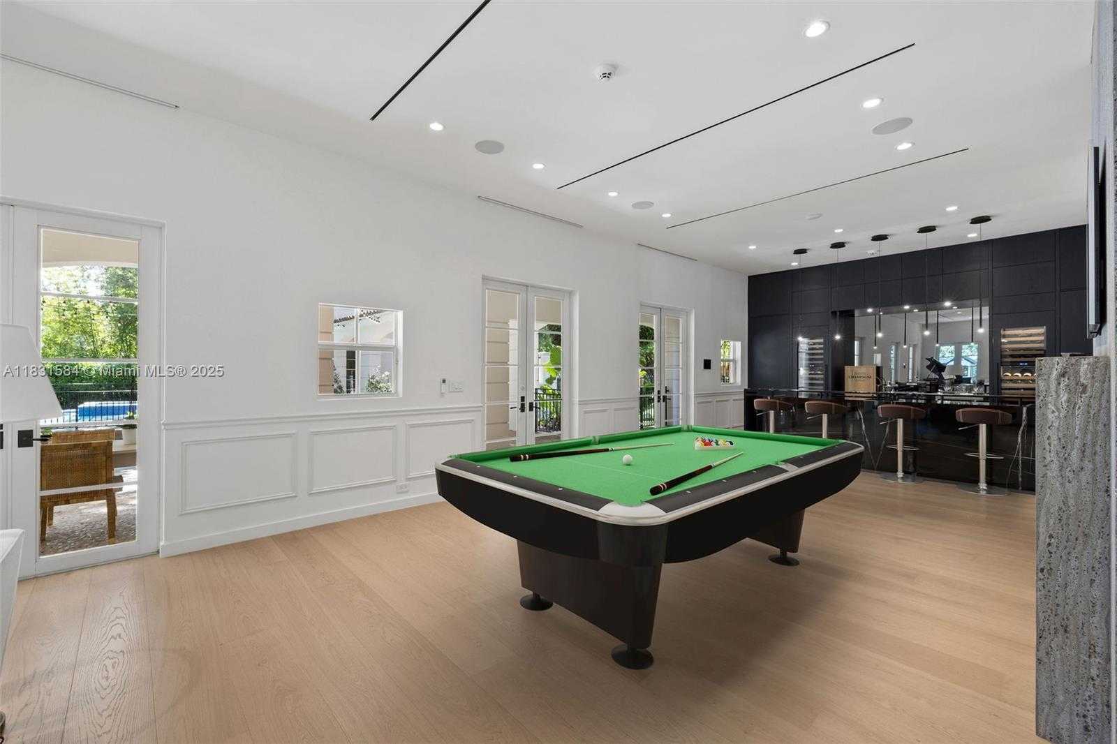 Small Image of 506 SUNSET DR, Coral Gables Number 9