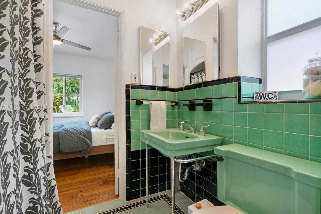 Small Image of 631 NORTH EAST 87TH ST, Miami Number 11