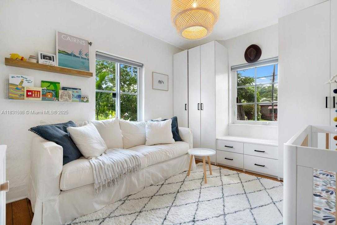Small Image of 631 NORTH EAST 87TH ST, Miami Number 12