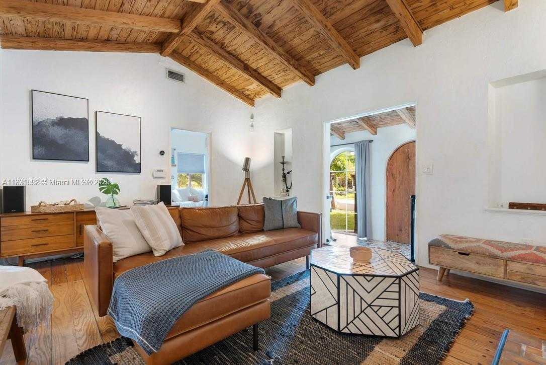 Small Image of 631 NORTH EAST 87TH ST, Miami Number 4
